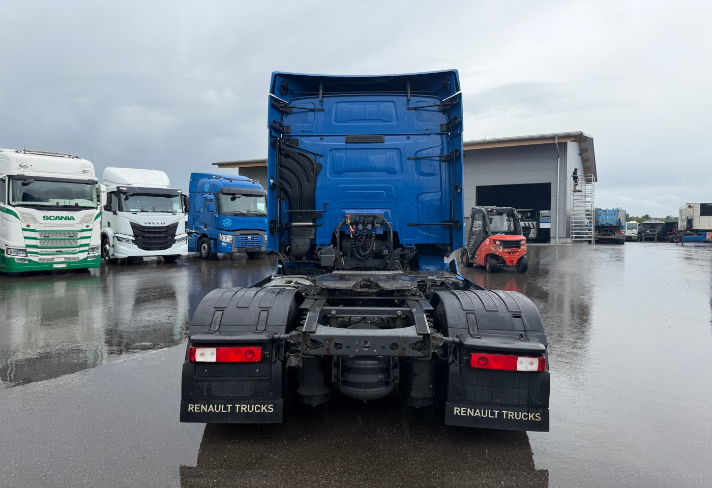 MOTO6625_2919698 vehicle image