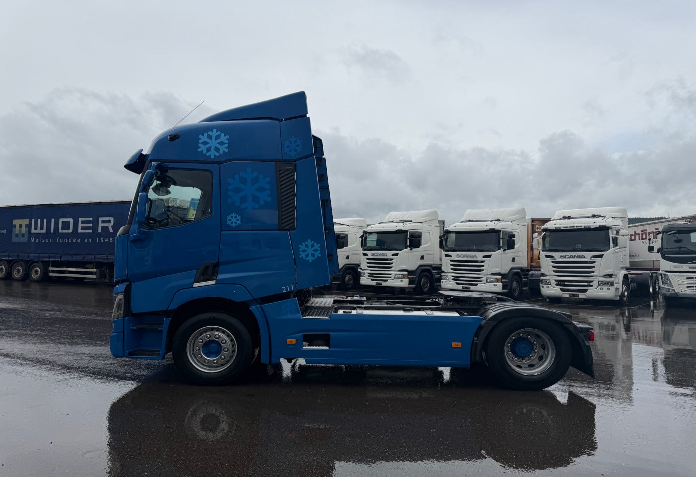 MOTO6625_2919698 vehicle image