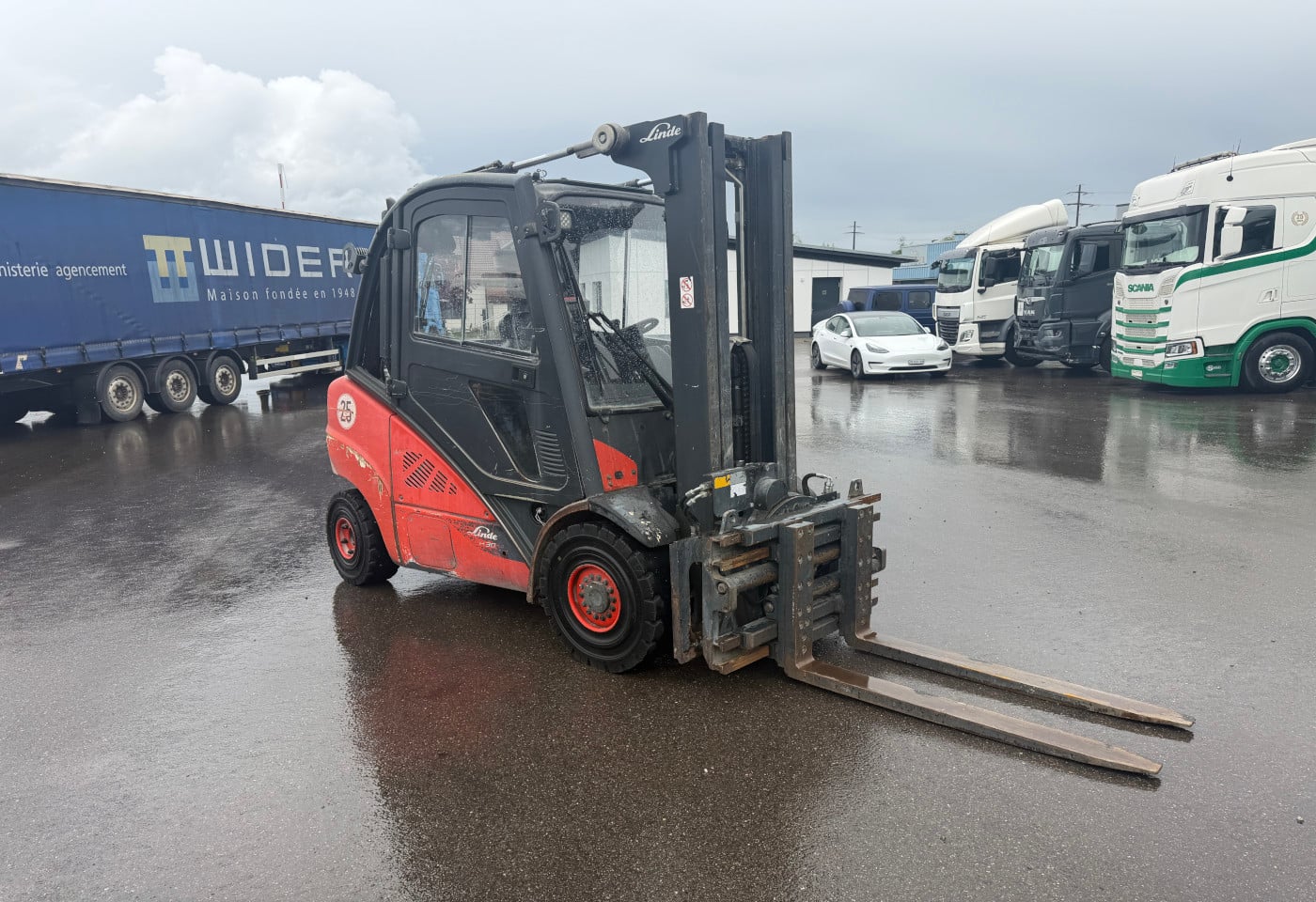 MOTO6625_2919429 vehicle image