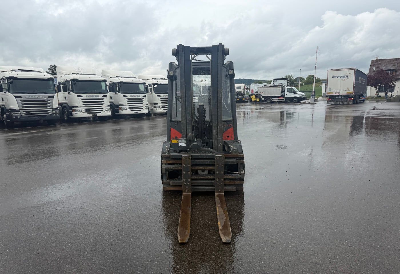MOTO6625_2919429 vehicle image
