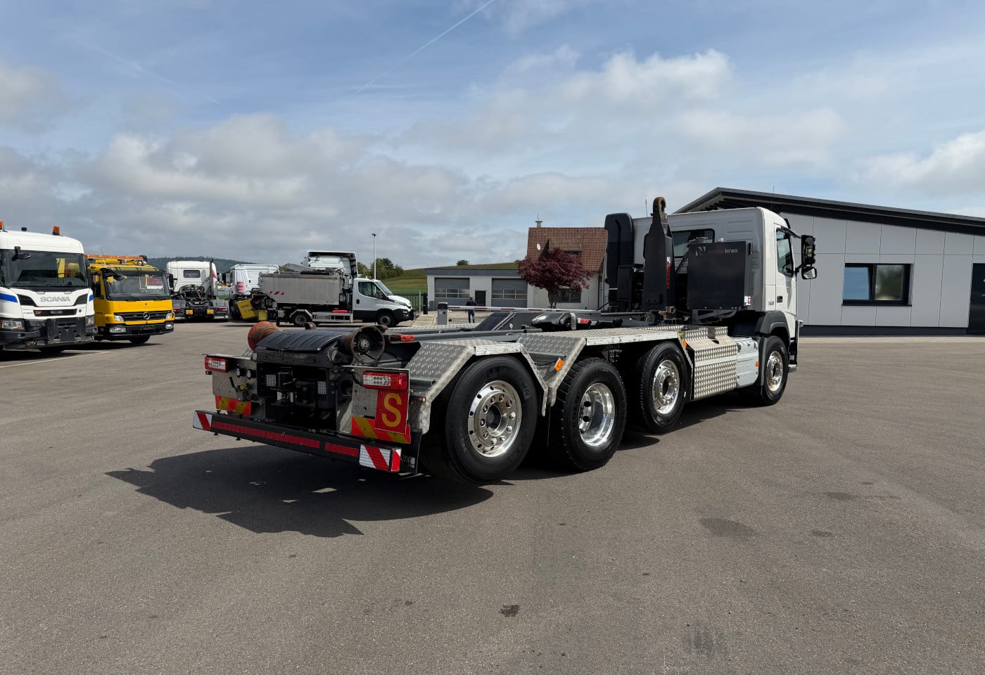 MOTO6625_2920871 vehicle image
