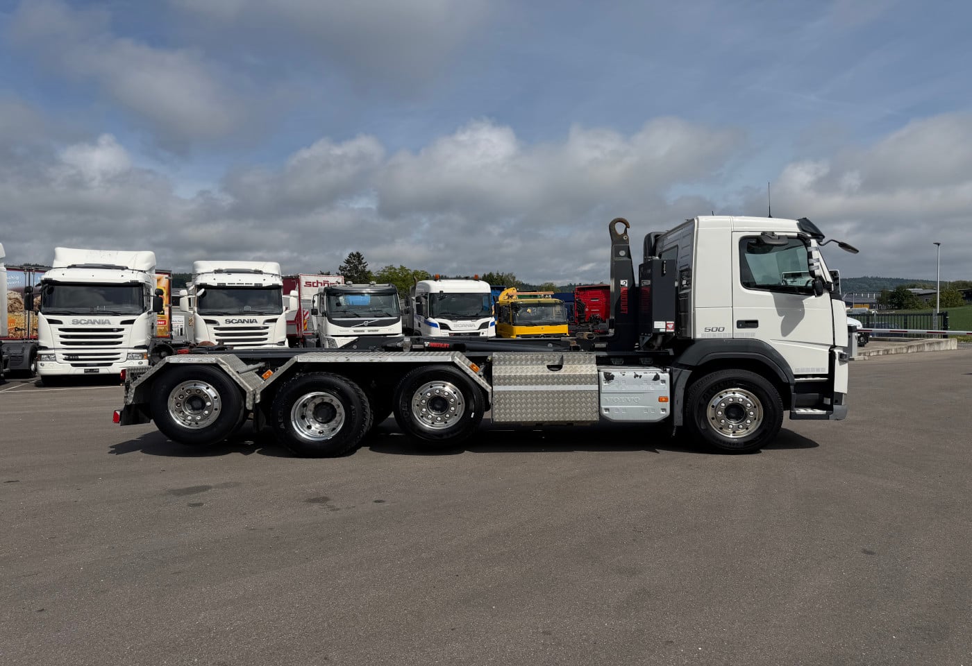 MOTO6625_2920871 vehicle image