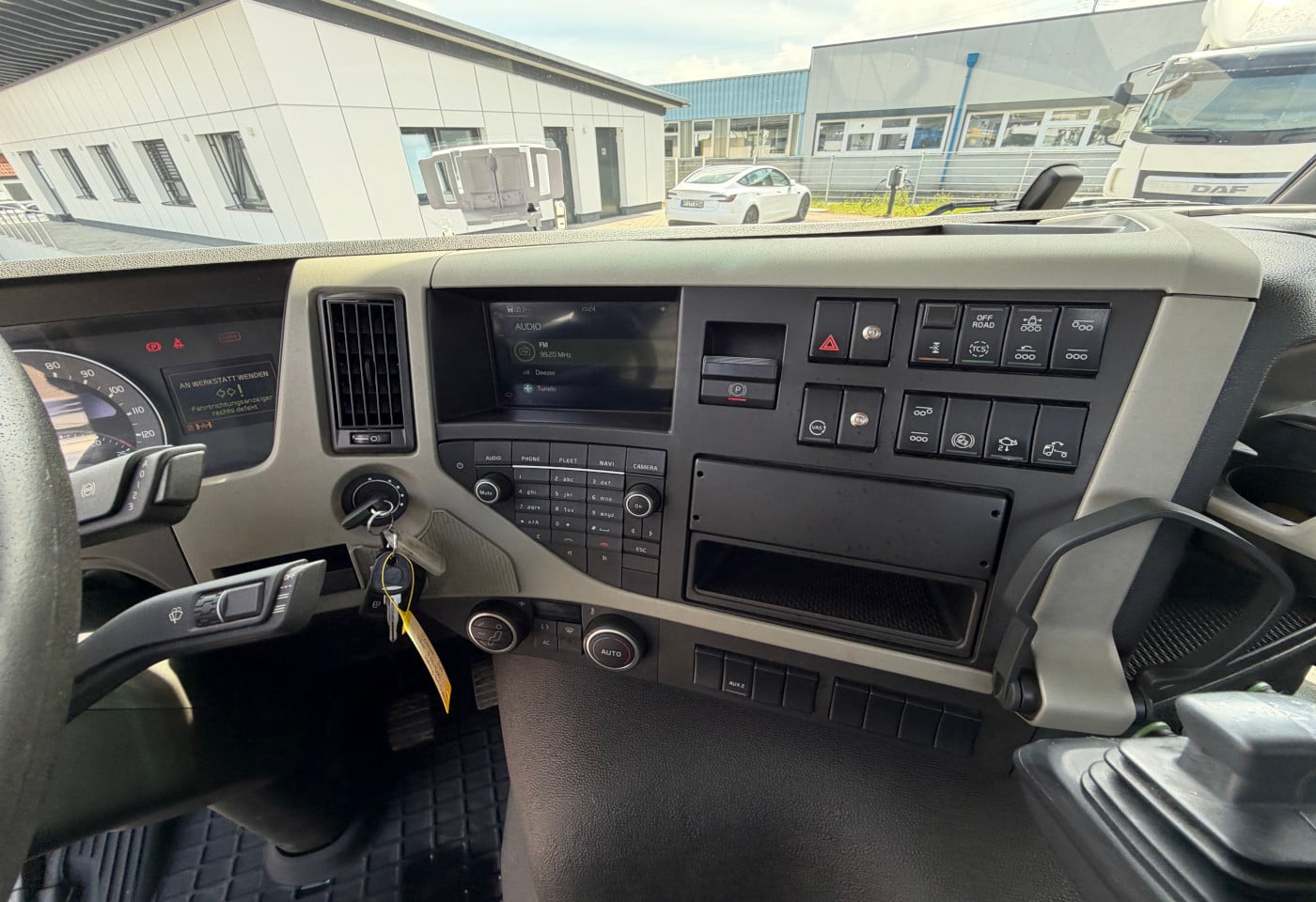 MOTO6625_2920871 vehicle image