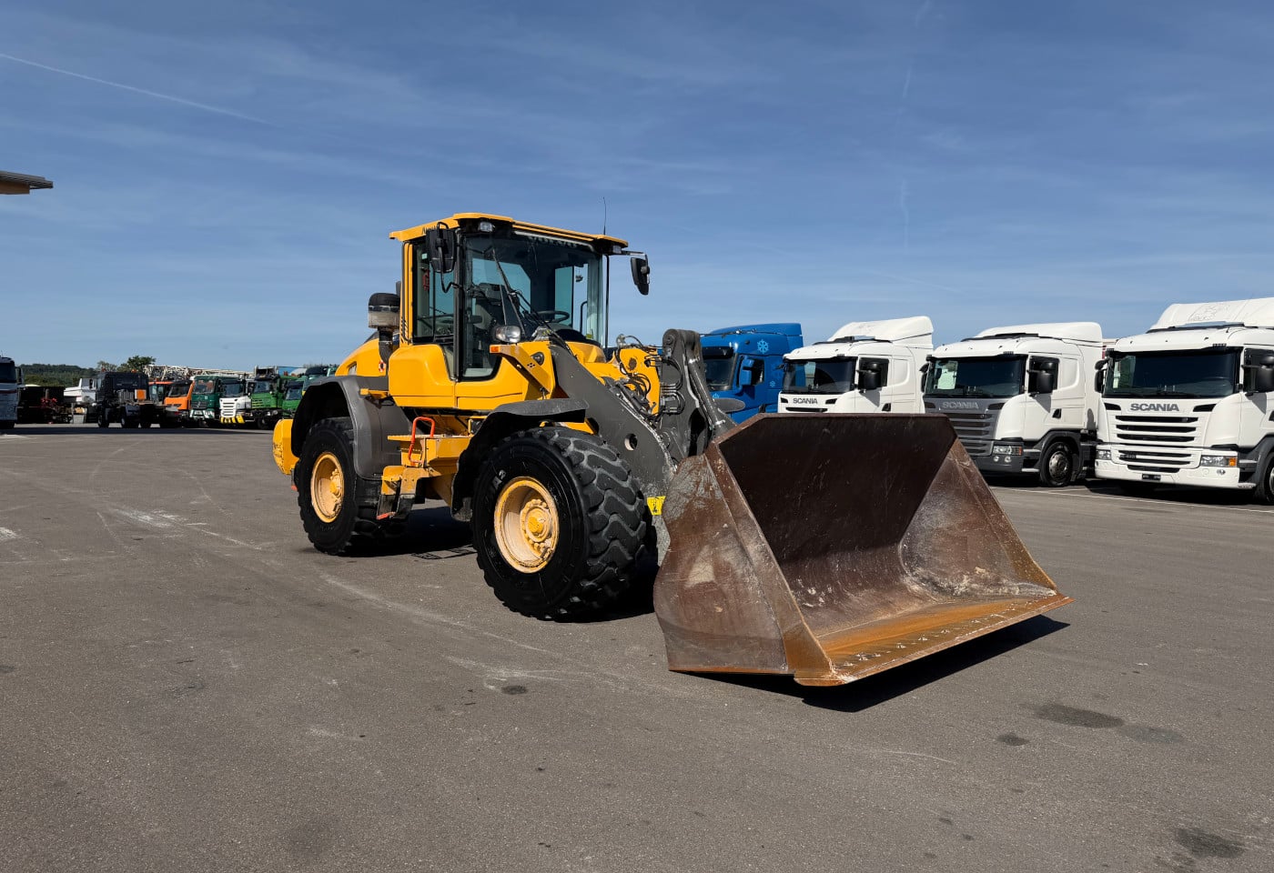 MOTO6625_2930543 vehicle image