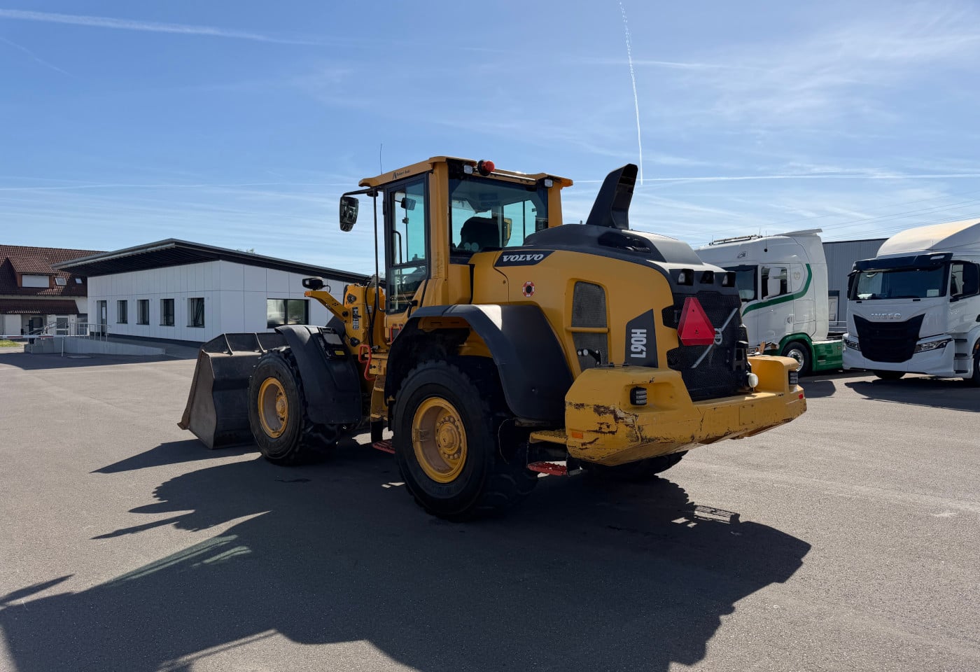 MOTO6625_2930543 vehicle image