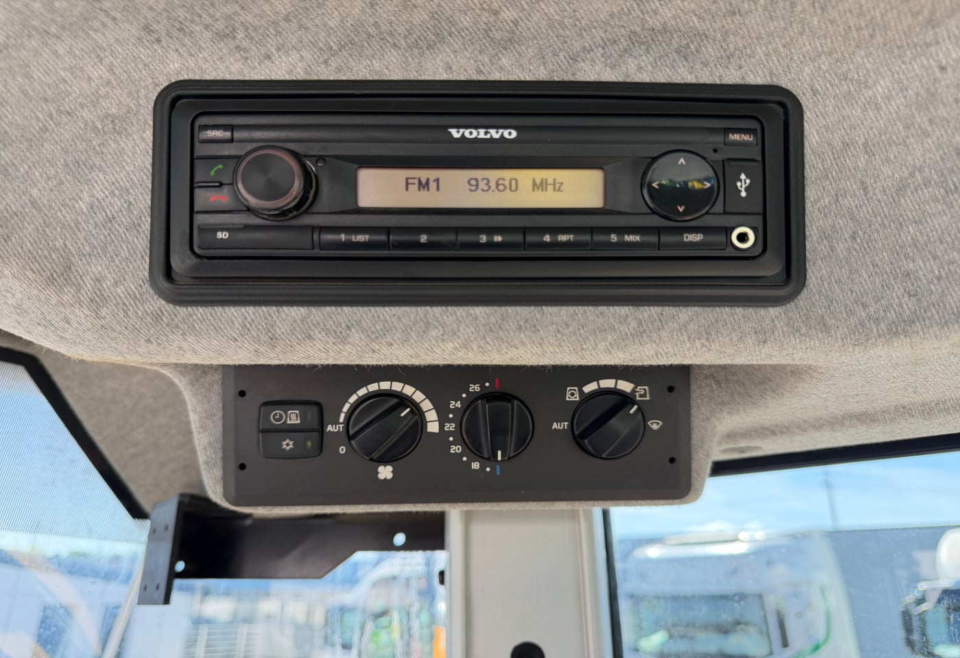 MOTO6625_2930543 vehicle image