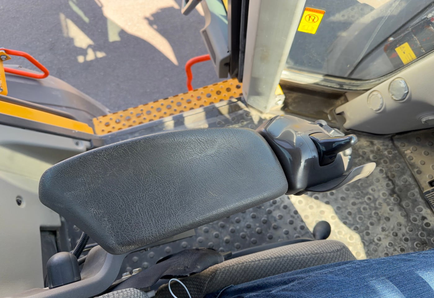 MOTO6625_2930543 vehicle image