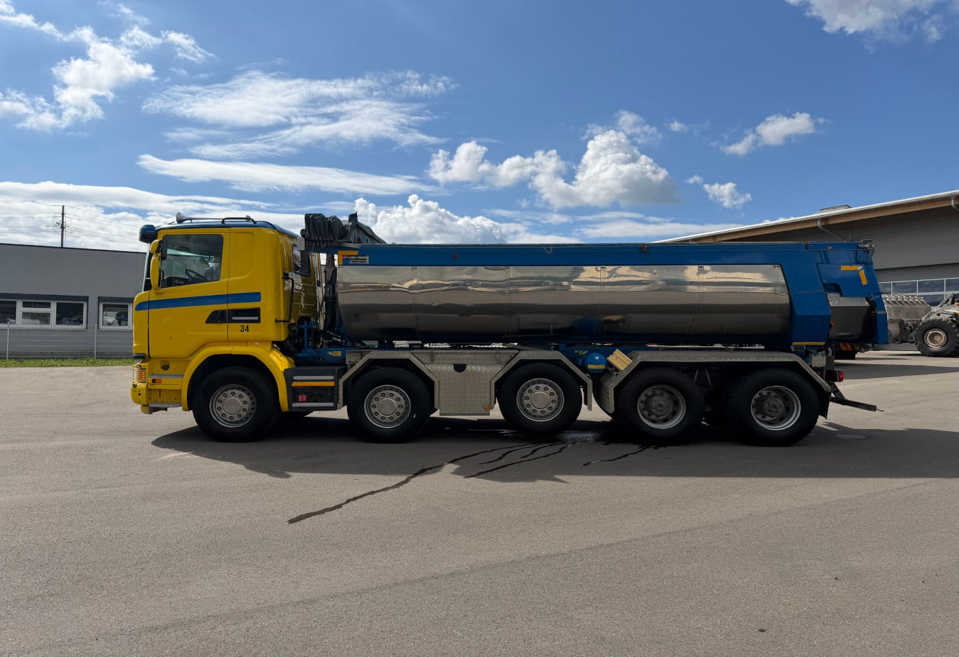 MOTO6625_2931523 vehicle image