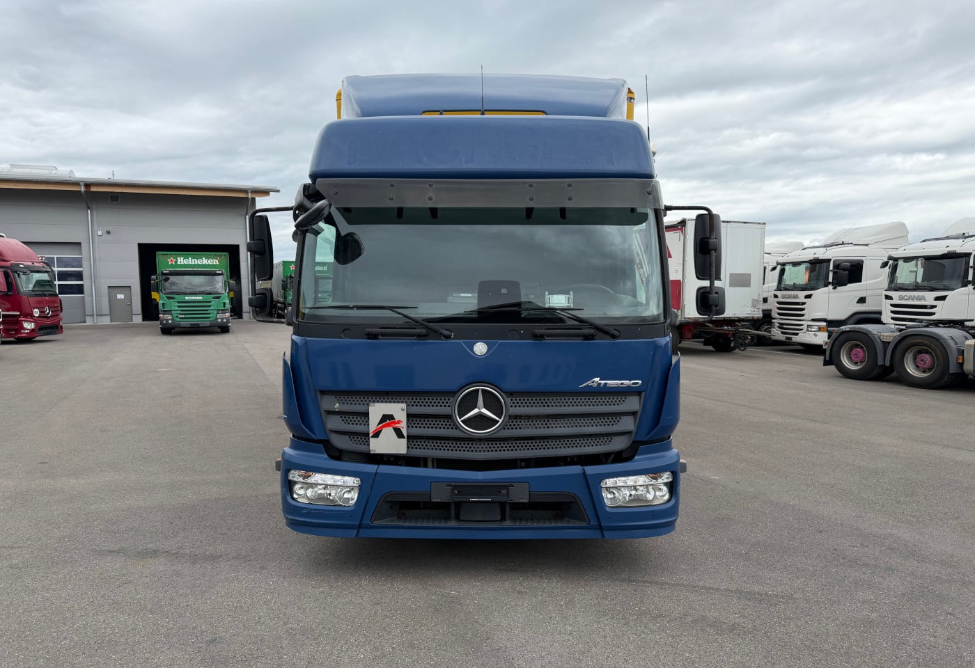 MOTO6625_2943476 vehicle image