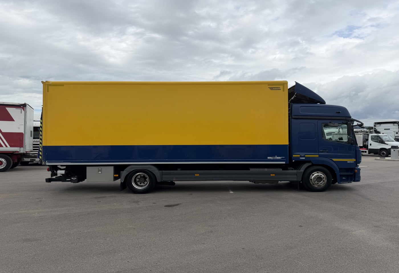 MOTO6625_2943476 vehicle image