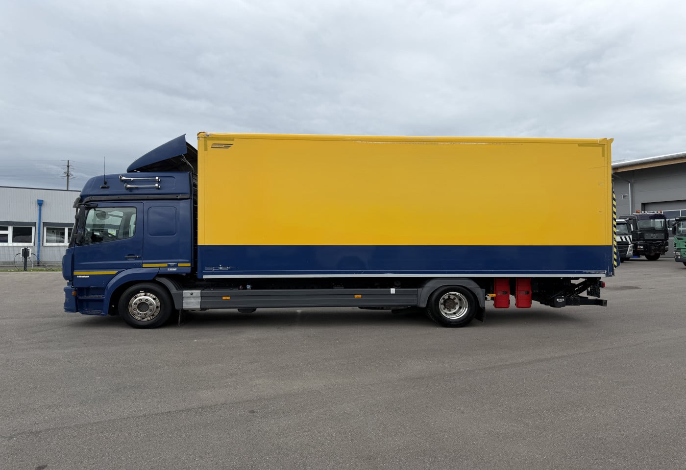 MOTO6625_2943476 vehicle image
