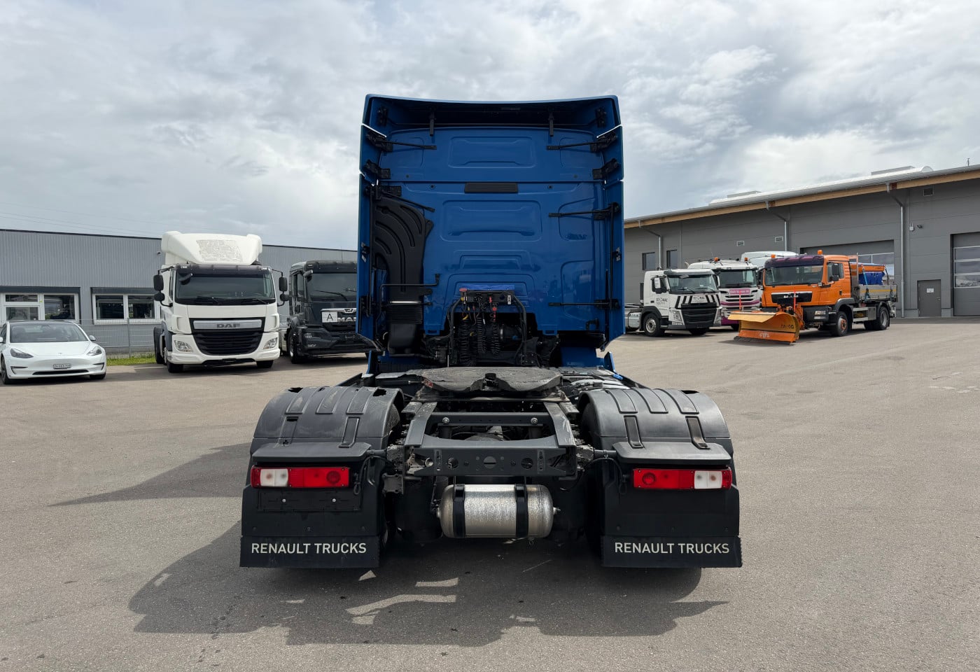 MOTO6625_2916552 vehicle image