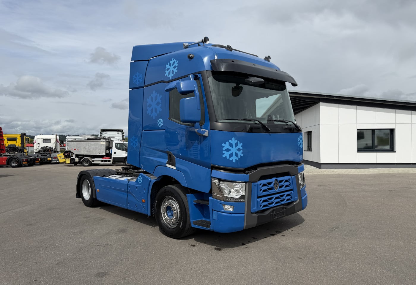 MOTO6625_2916552 vehicle image