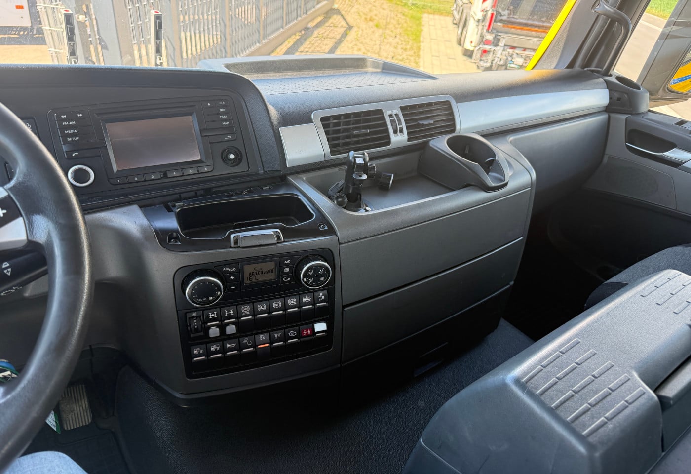 MOTO6625_2910186 vehicle image