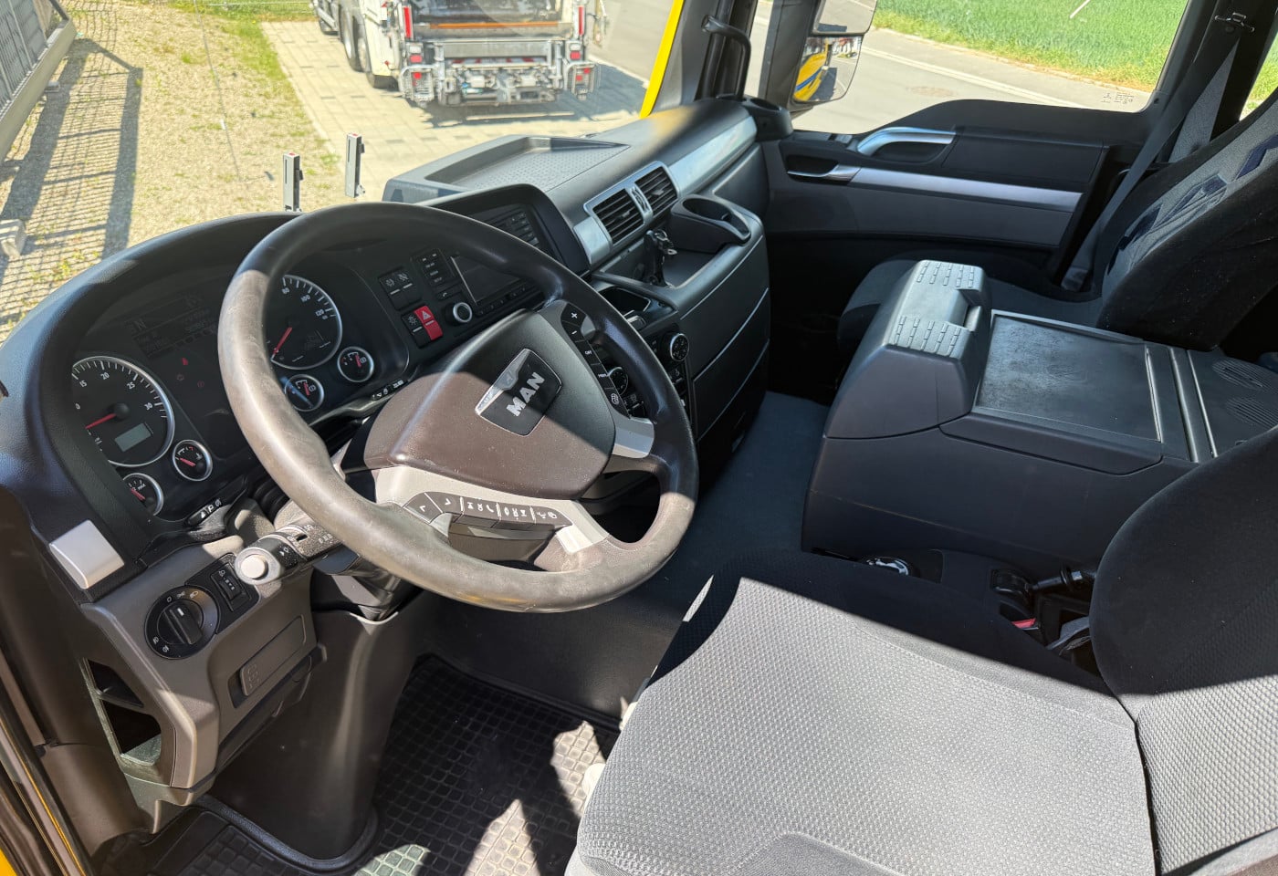 MOTO6625_2910186 vehicle image