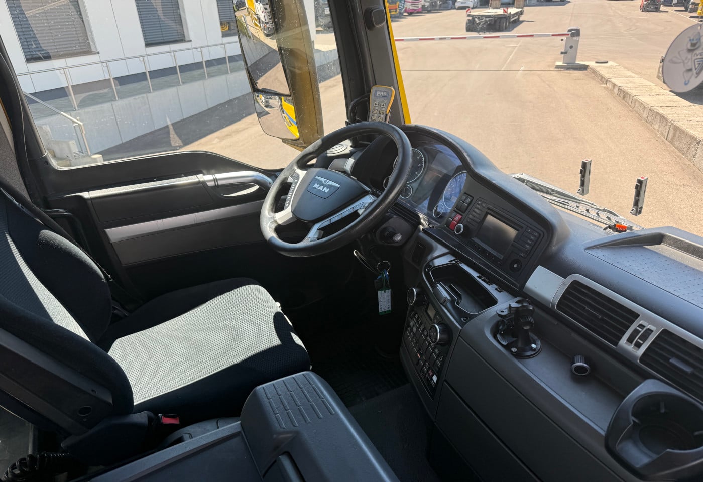 MOTO6625_2910186 vehicle image