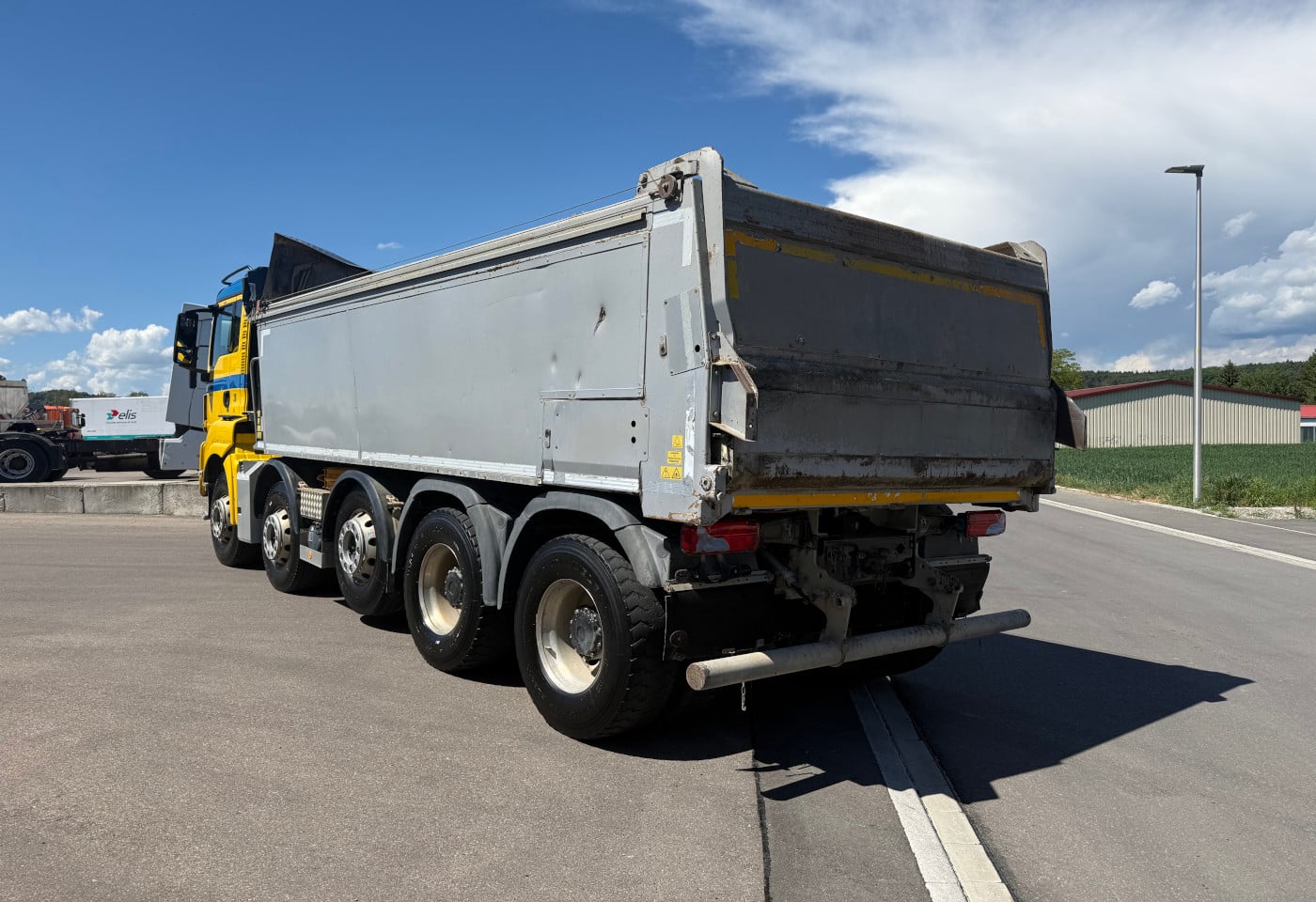 MOTO6625_2910186 vehicle image