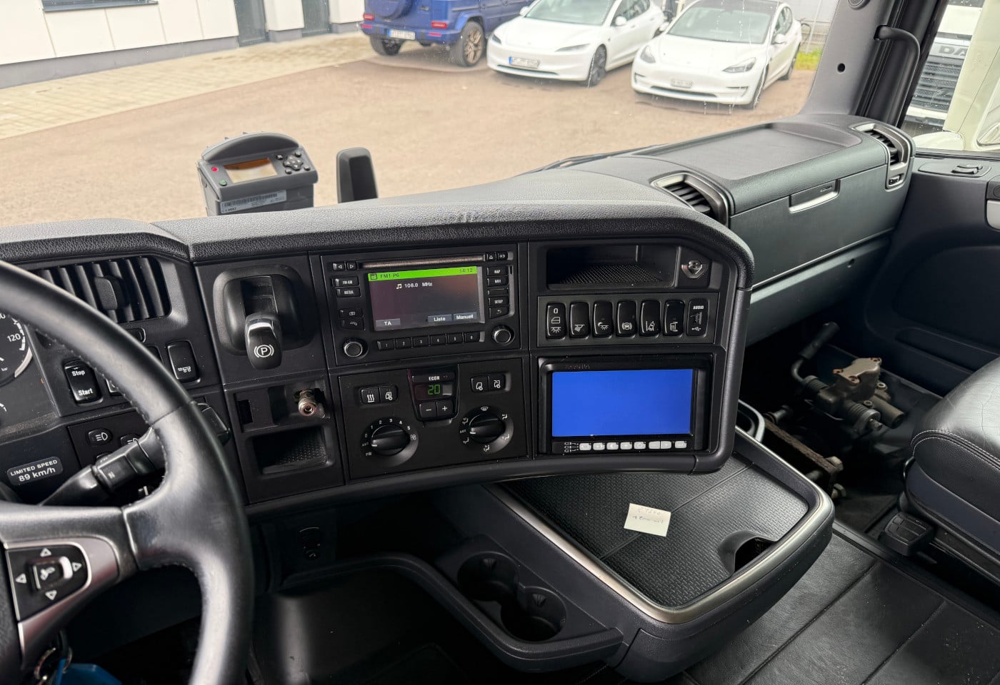 MOTO6625_2916882 vehicle image