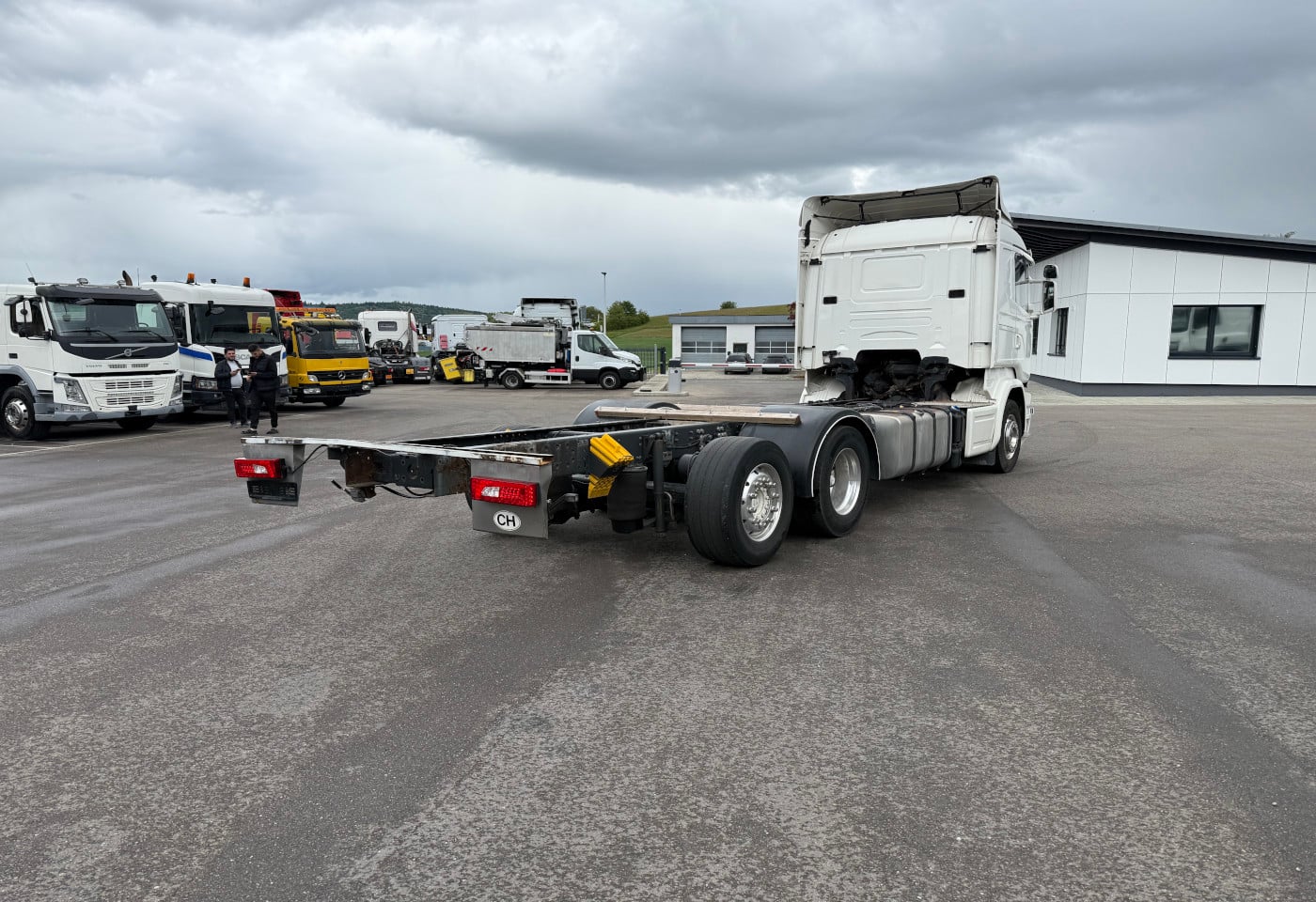 MOTO6625_2916882 vehicle image