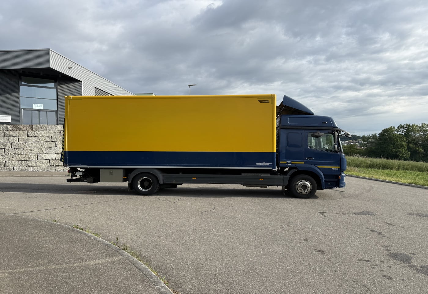 MOTO6625_2921988 vehicle image