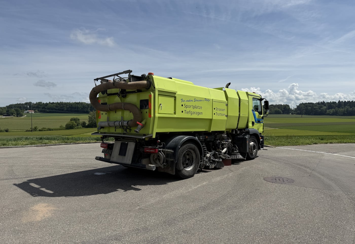 MOTO6625_2921771 vehicle image