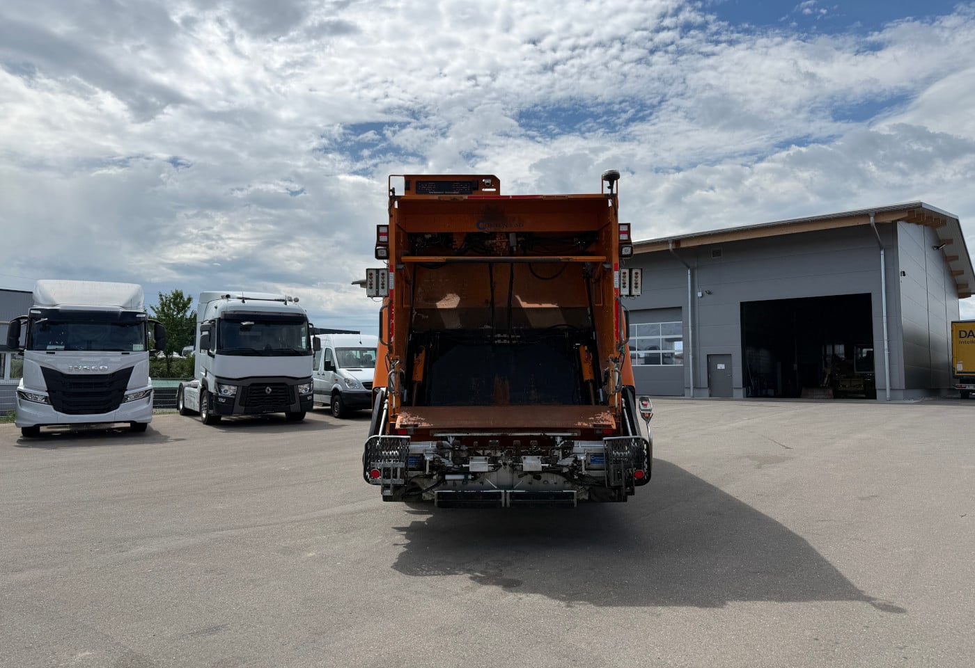 MOTO6625_2934374 vehicle image