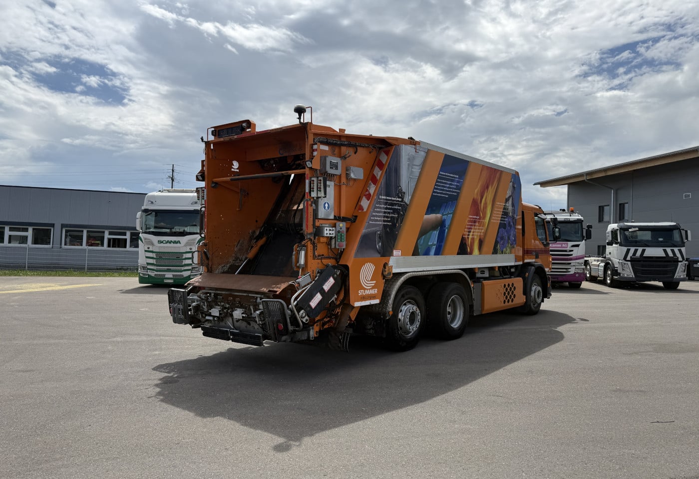 MOTO6625_2934374 vehicle image