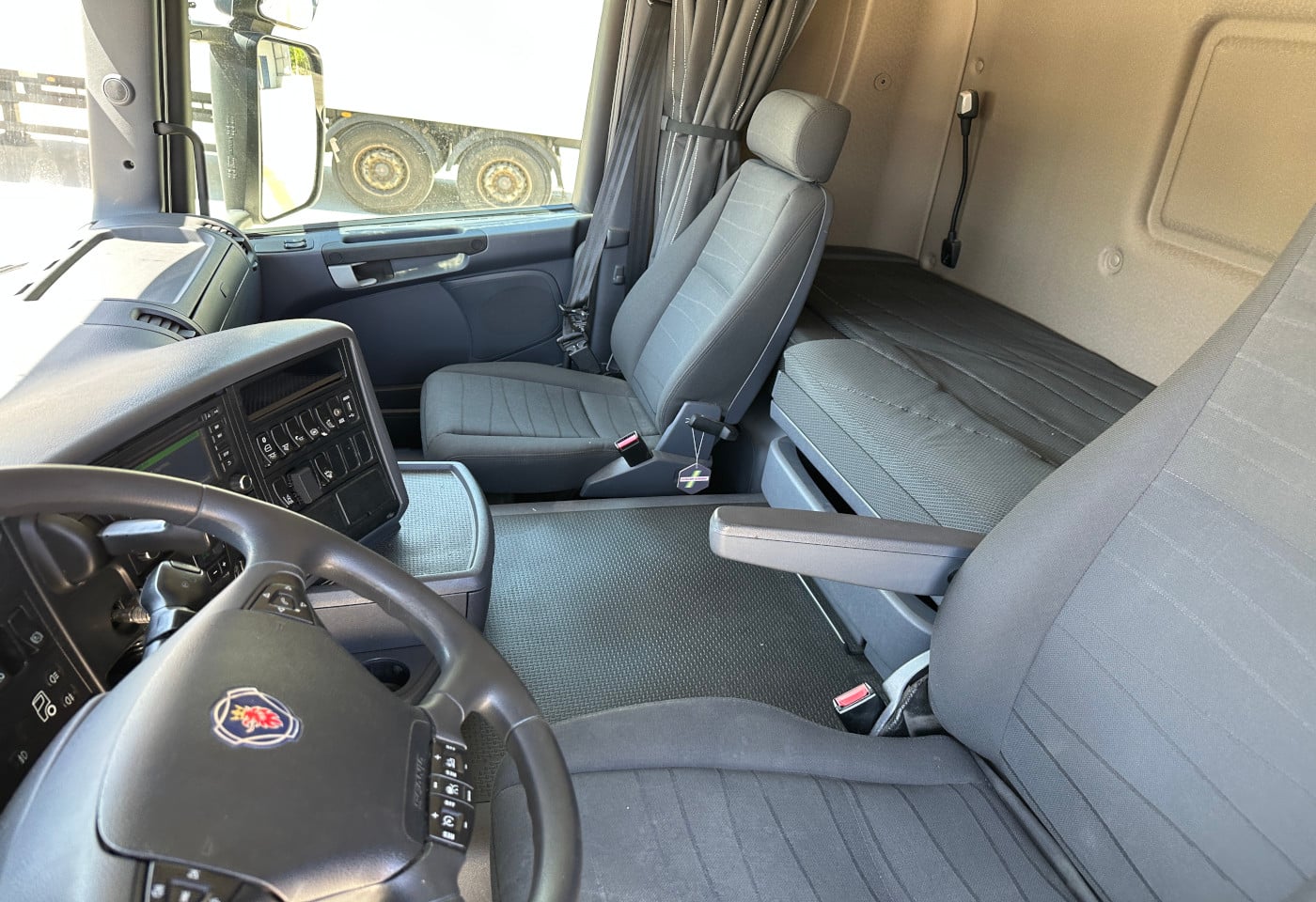 MOTO6625_2906254 vehicle image