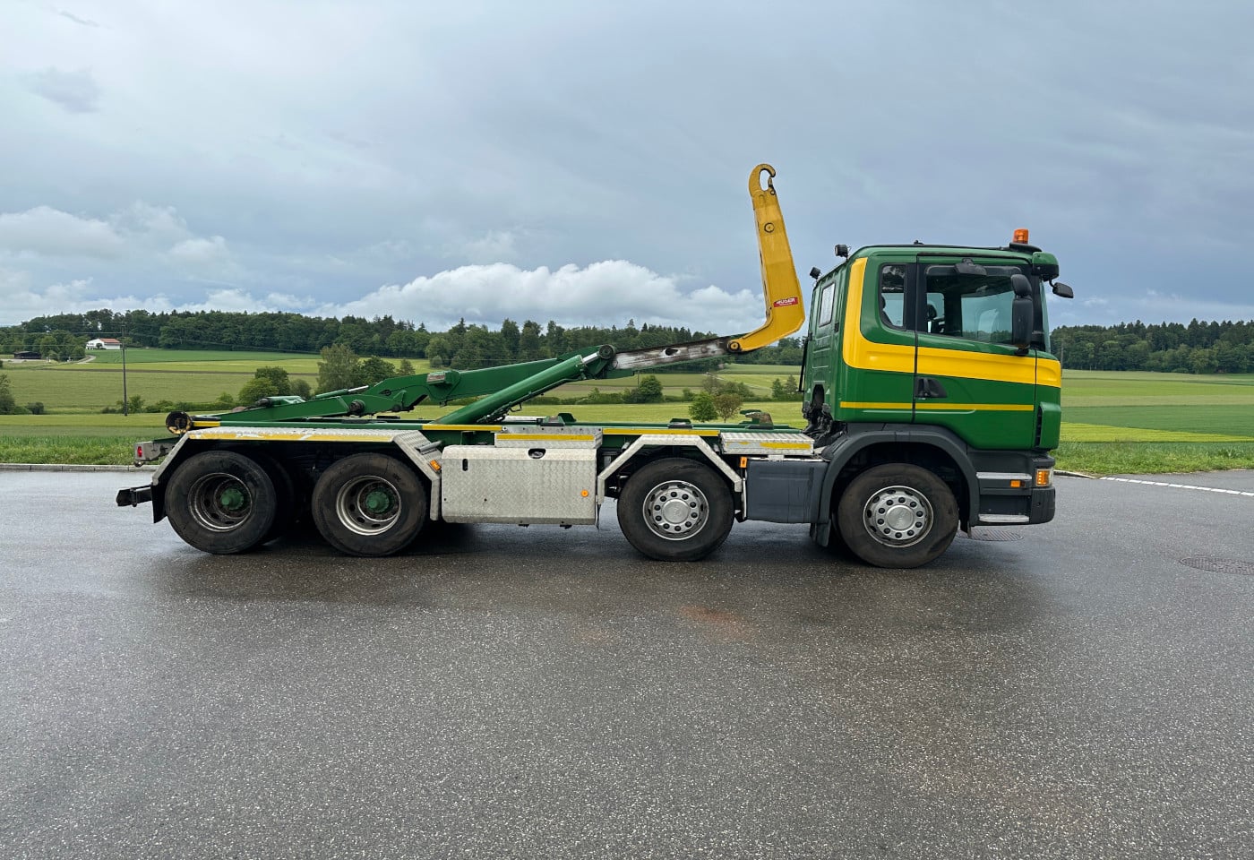 MOTO6625_2921005 vehicle image