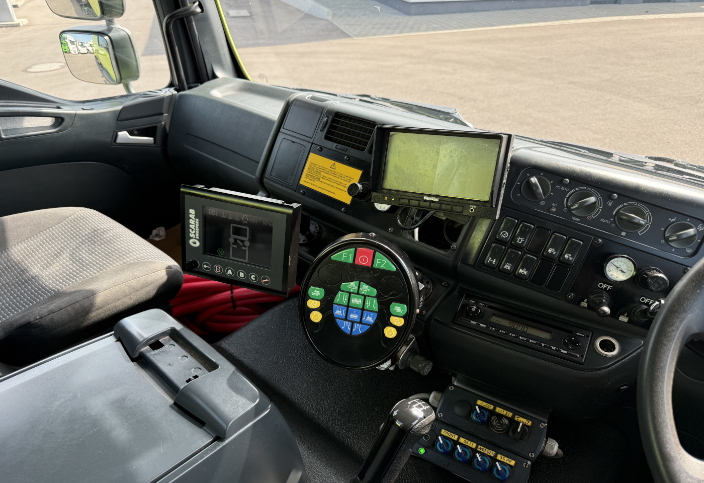 MOTO6625_2975567 vehicle image