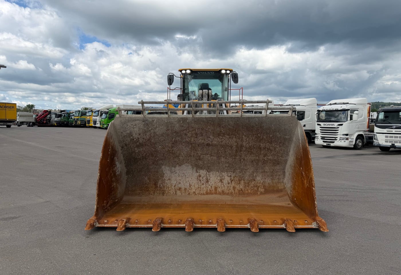 MOTO6625_2932736 vehicle image