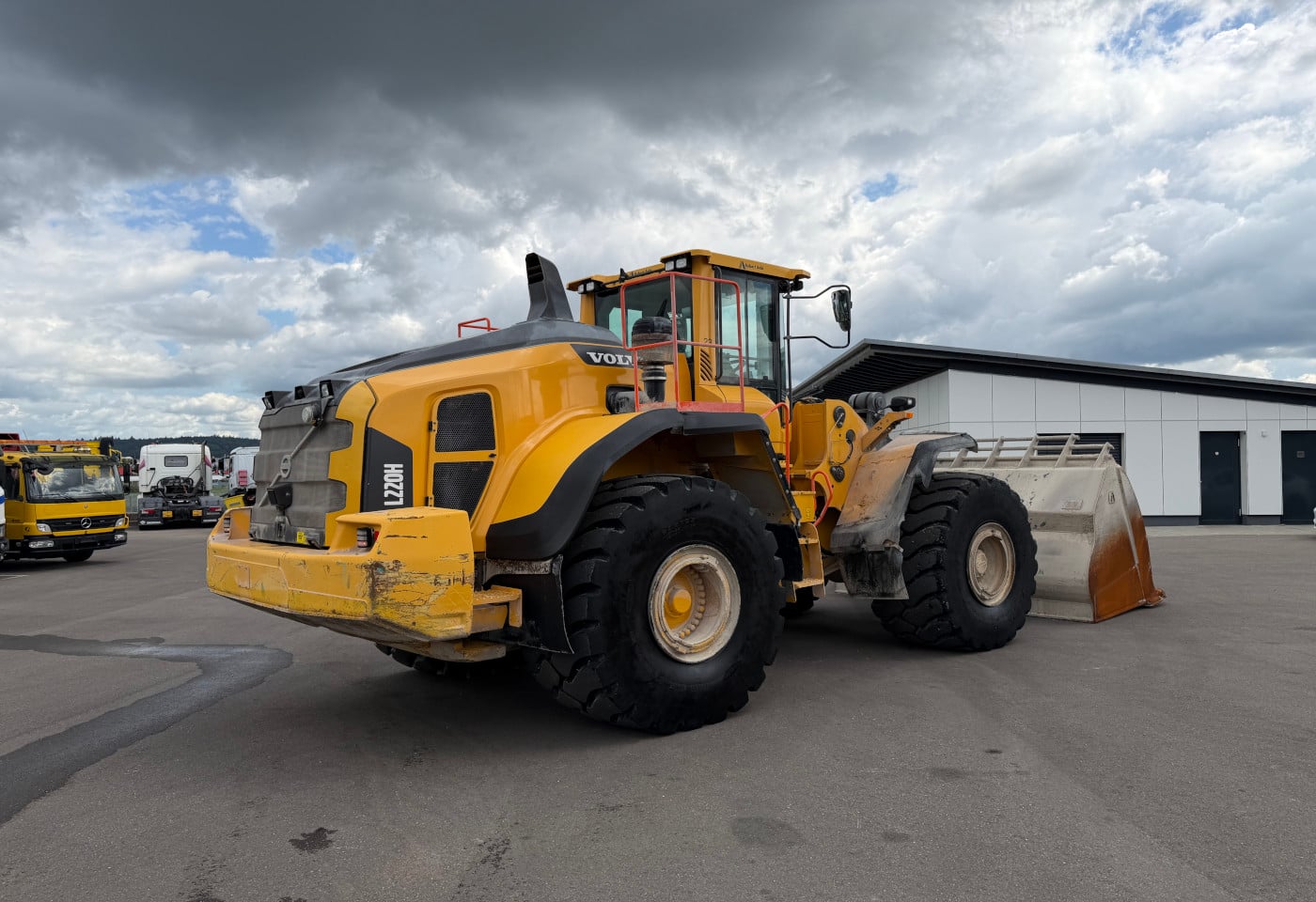 MOTO6625_2932736 vehicle image