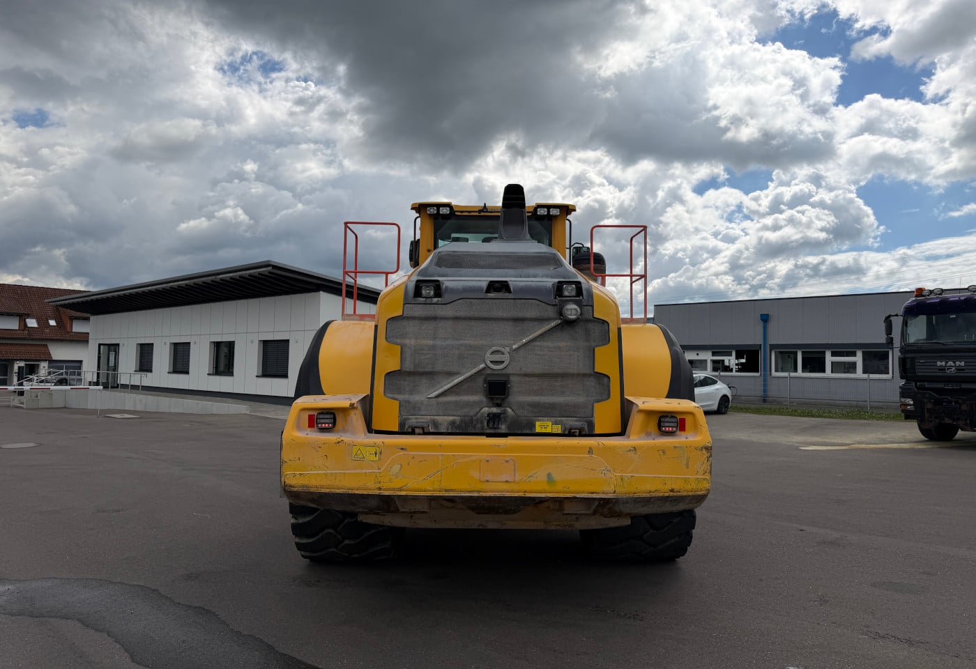 MOTO6625_2932736 vehicle image