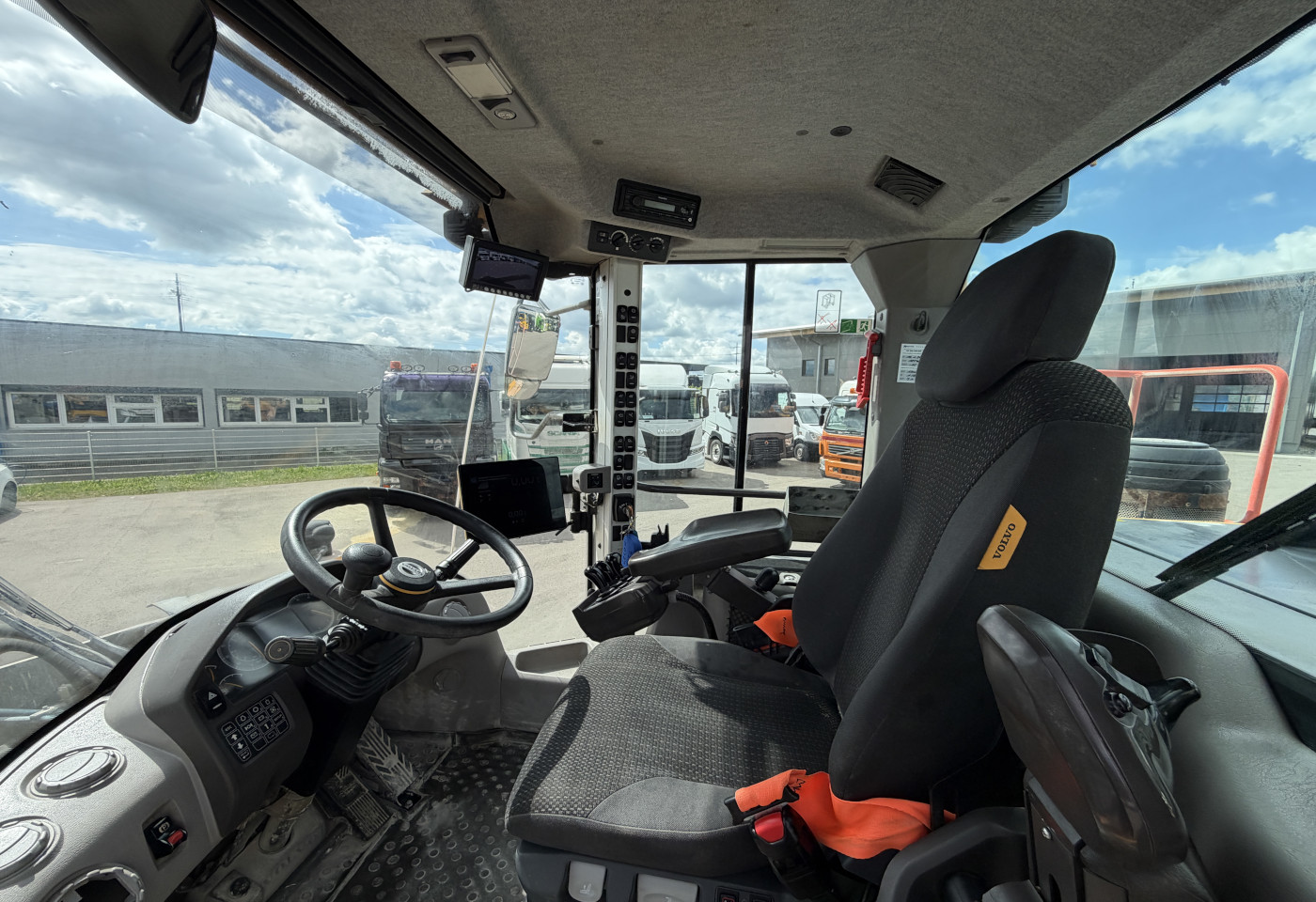 MOTO6625_2932736 vehicle image