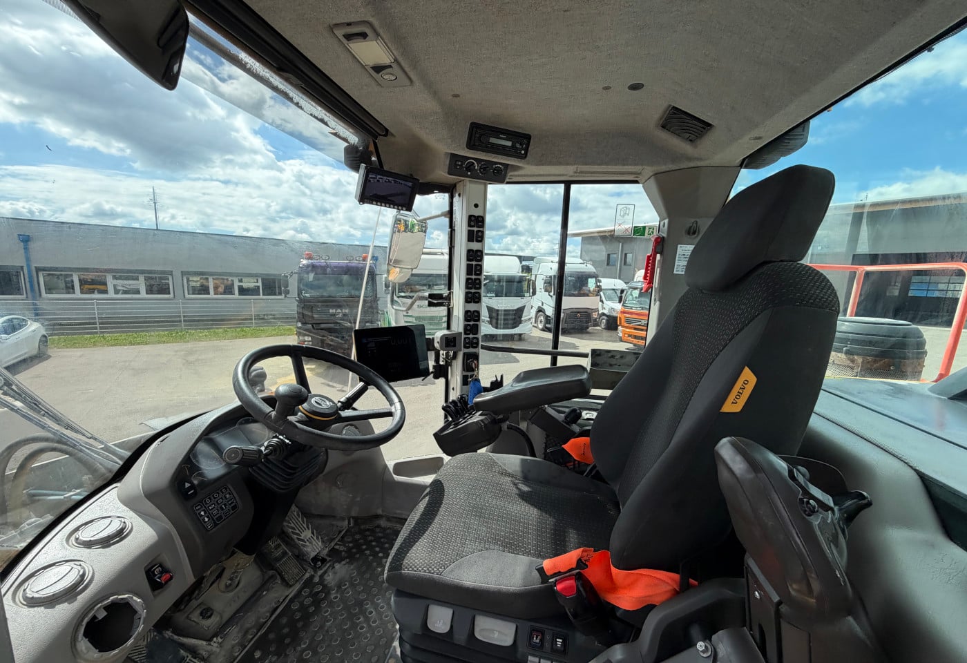 MOTO6625_2932736 vehicle image