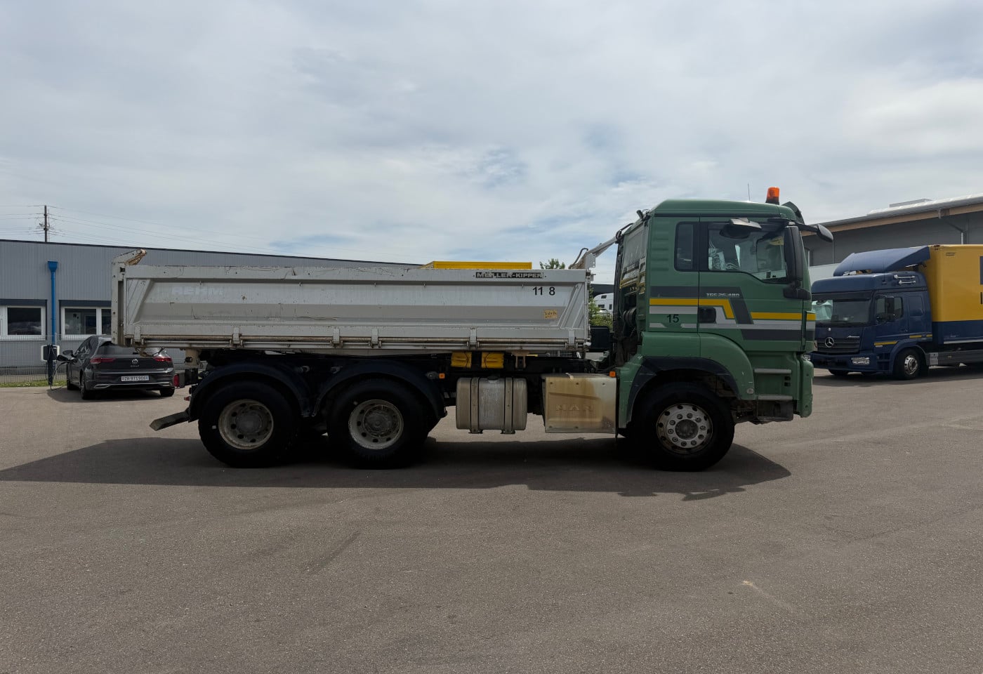 MOTO6625_2938104 vehicle image