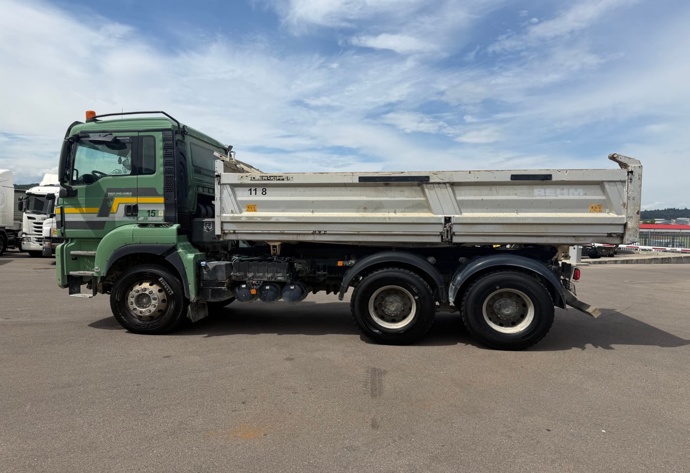 MOTO6625_2938104 vehicle image
