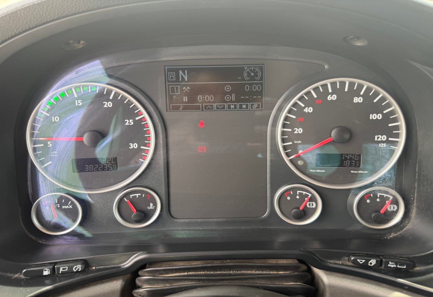MOTO6625_2938104 vehicle image