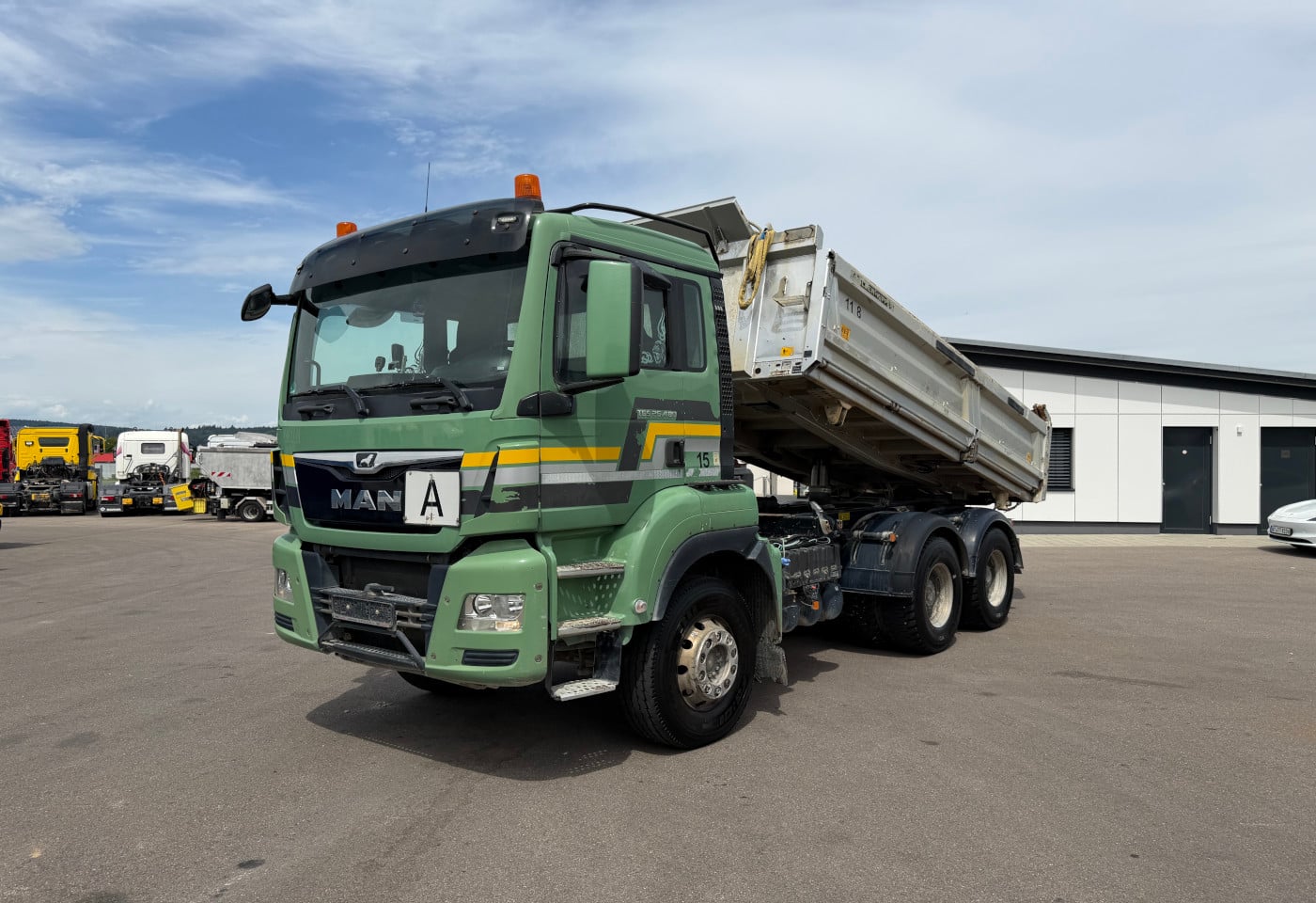 MOTO6625_2938104 vehicle image