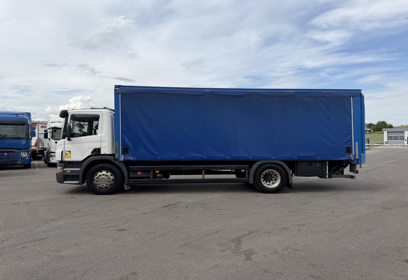 MOTO6625_2938105 vehicle image