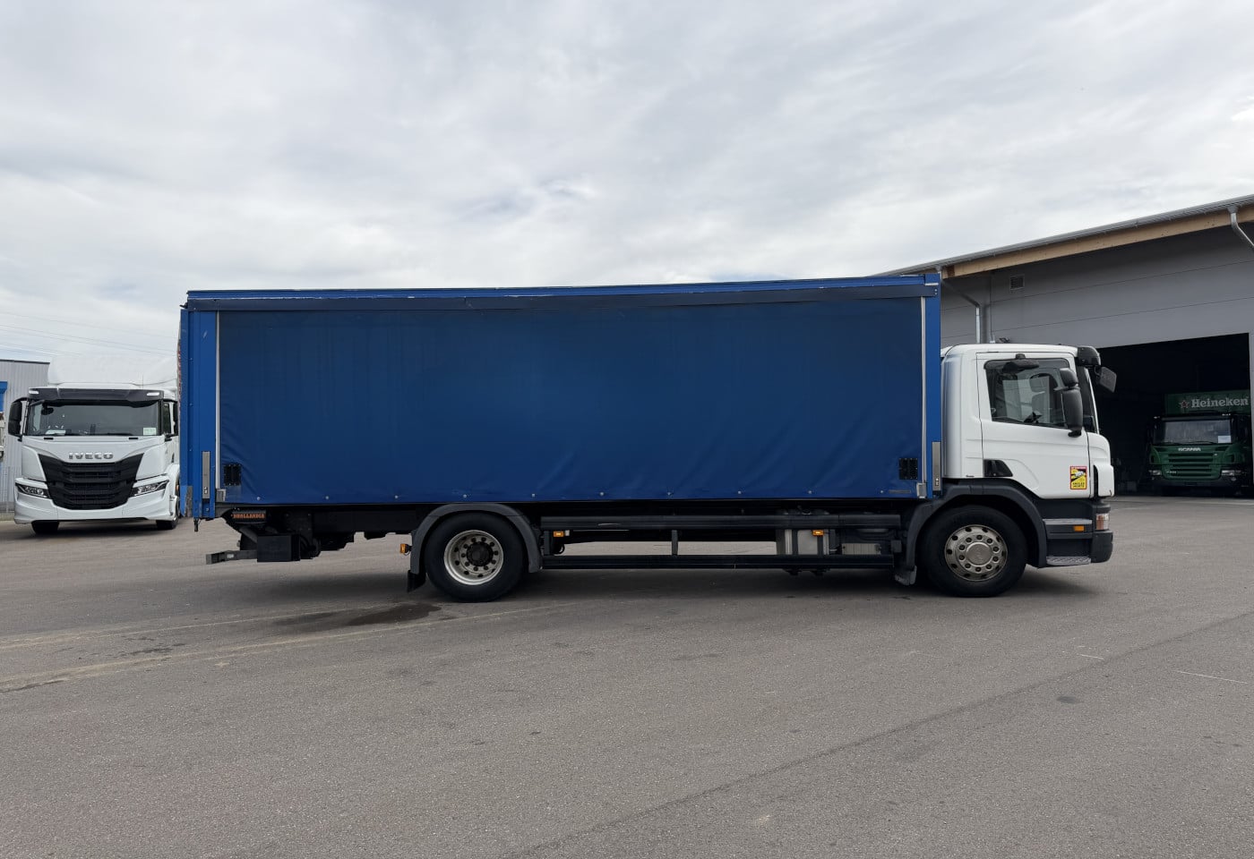MOTO6625_2938105 vehicle image