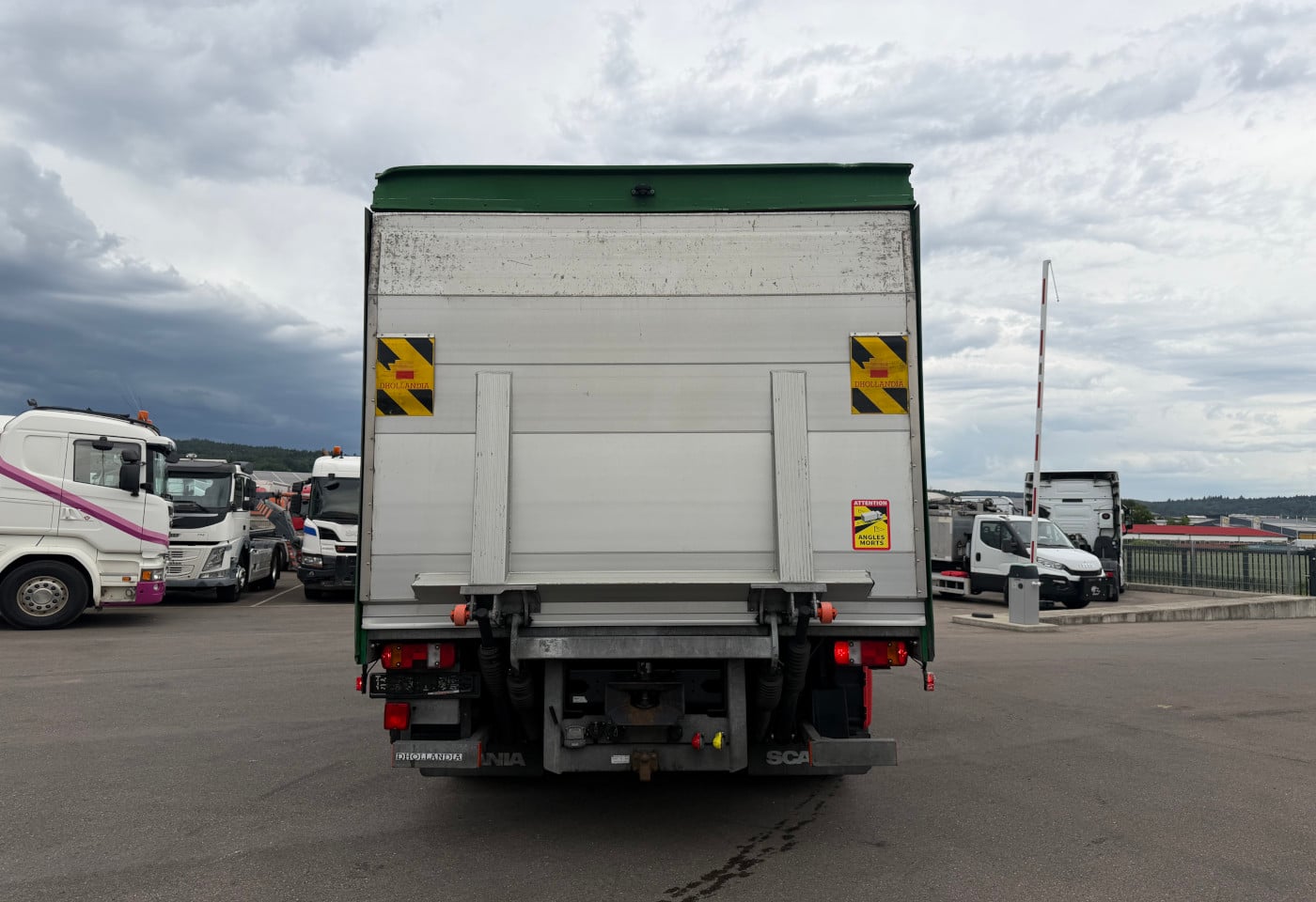MOTO6625_2939333 vehicle image
