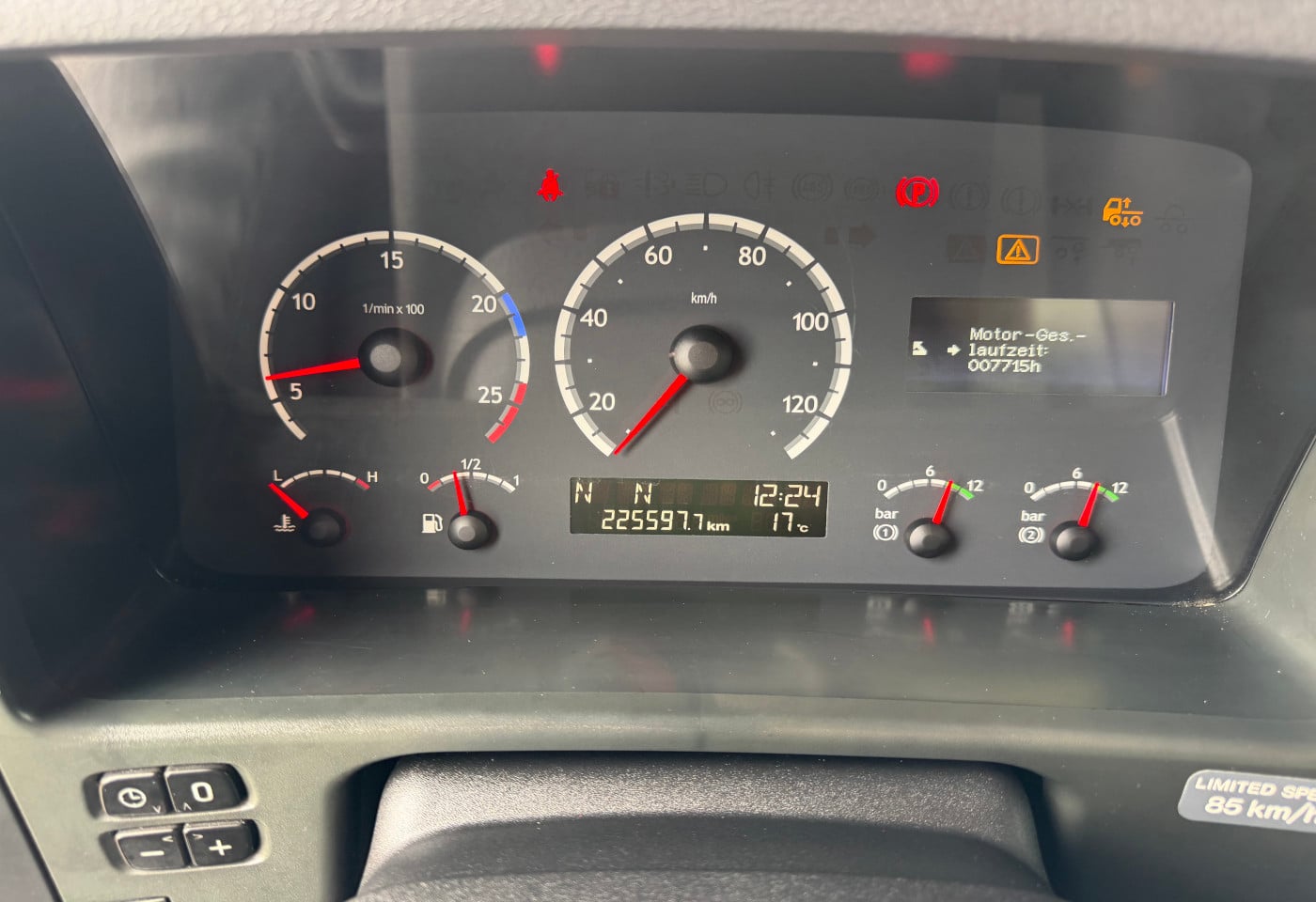 MOTO6625_2938318 vehicle image