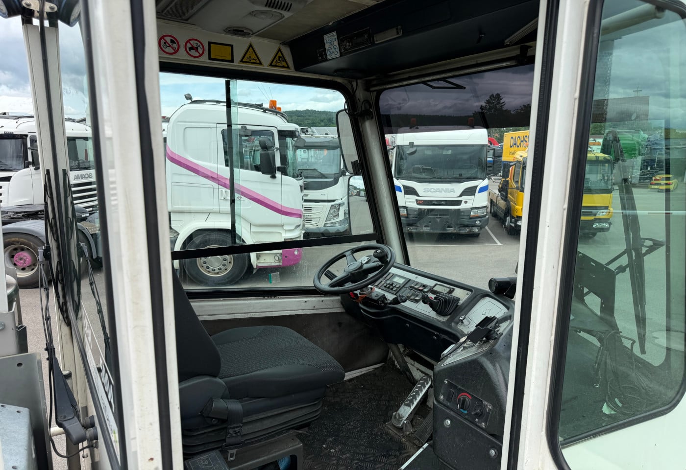 MOTO6625_2938245 vehicle image