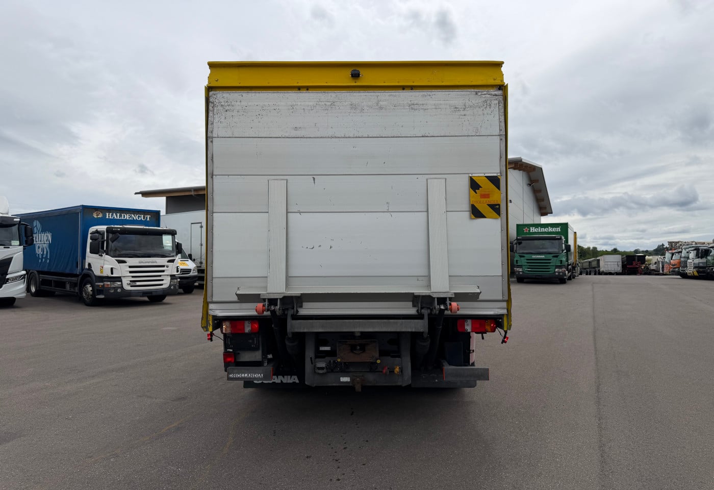 MOTO6625_2938728 vehicle image
