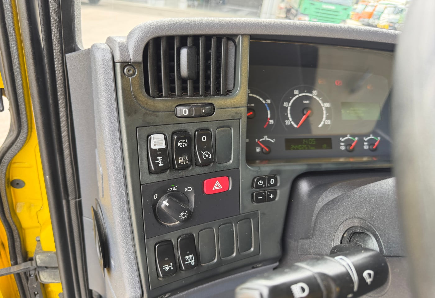 MOTO6625_2938728 vehicle image