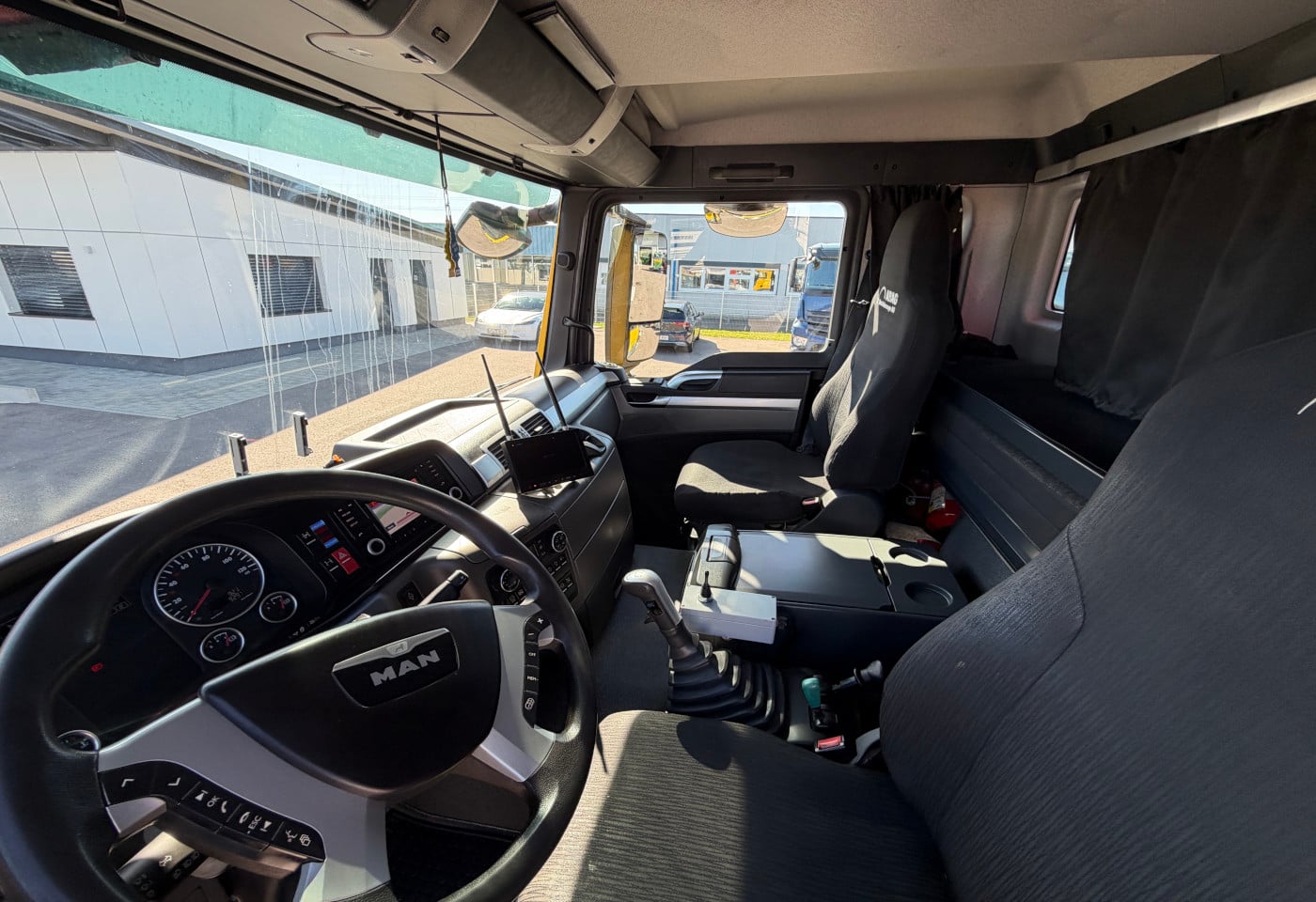 MOTO6625_2945057 vehicle image