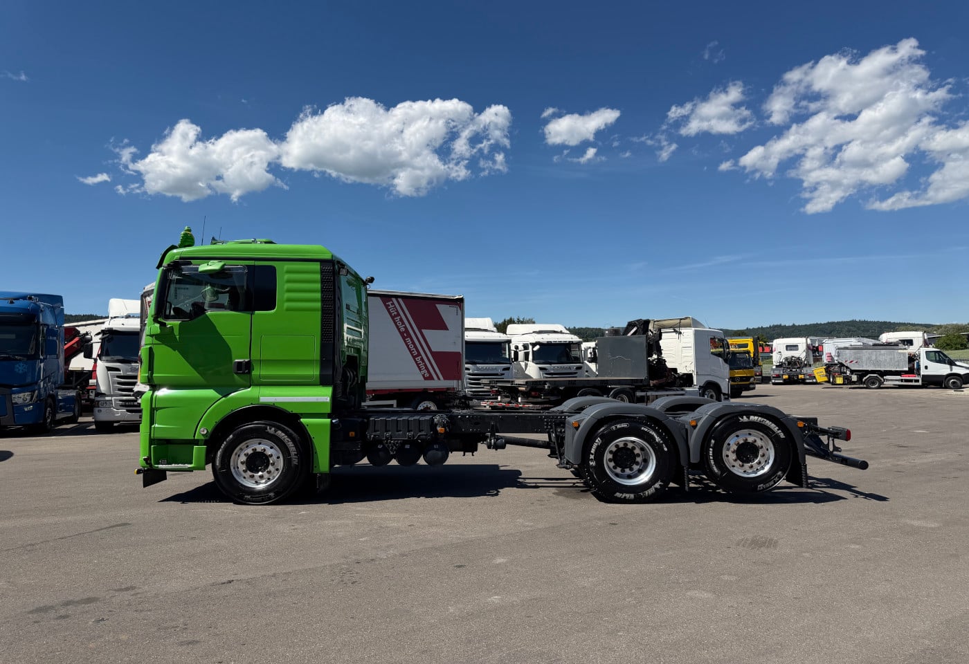 MOTO6625_2943847 vehicle image