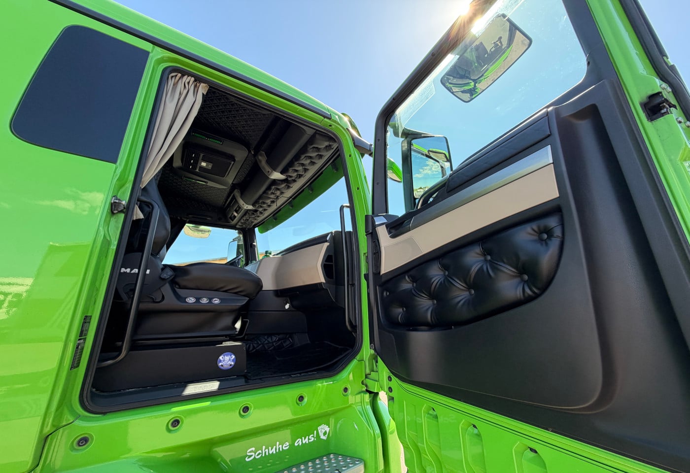 MOTO6625_2943847 vehicle image