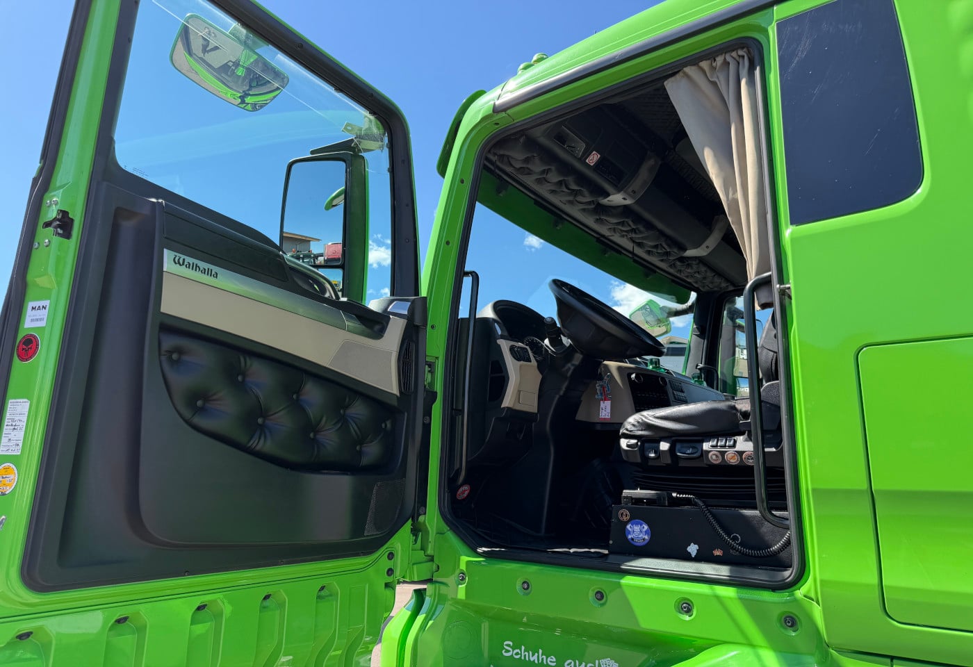 MOTO6625_2943847 vehicle image